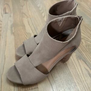 Women's Taupe Peep-Toe Block Heel Lace Sandals with Cutouts